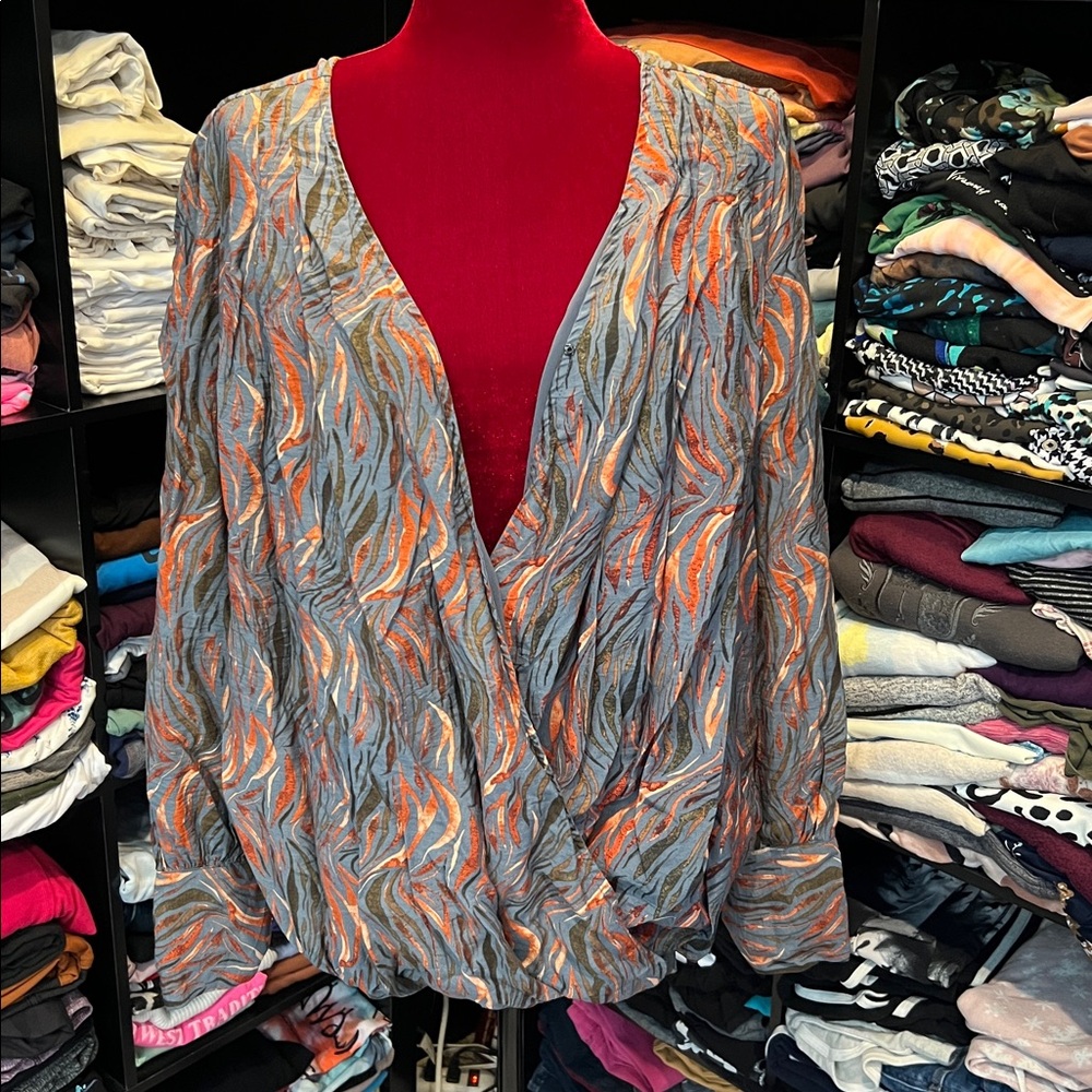 #49. 🪷wrap style blouse. Entro. Xl